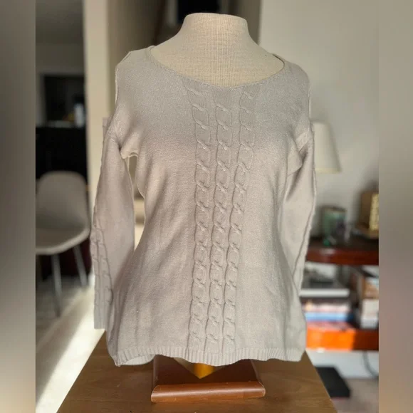 Elegant Women's Cable Knit Sweater - Beige Cold Shoulder Large - Picture 2 of 5